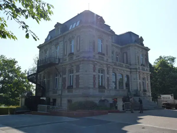 Abri Piscine Rétractable Spécialiste abri de piscine Beuvrages