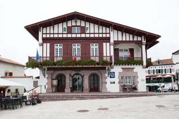 Abri Piscine Rétractable Spécialiste abri de piscine Bidart