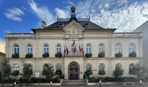 Abri Piscine Rétractable Spécialiste abri de piscine Bourg-la-Reine
