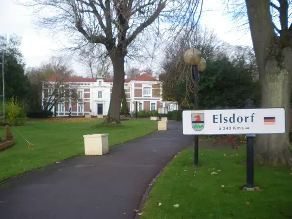 Abri Piscine Rétractable Spécialiste abri de piscine Bully-les-Mines