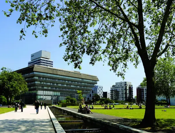 Abri Piscine Rétractable Spécialiste abri de piscine Cergy