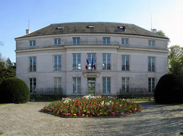 Abri Piscine Rétractable Spécialiste abri de piscine Courtry