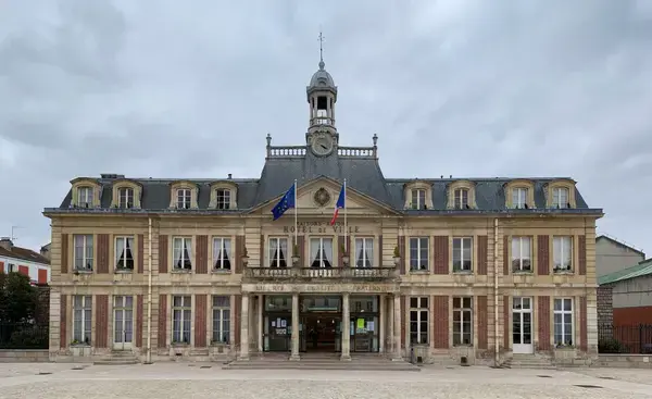 Abri Piscine Rétractable Spécialiste abri de piscine Maisons-Alfort