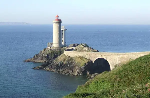Abri Piscine Rétractable Spécialiste abri de piscine Plouzané