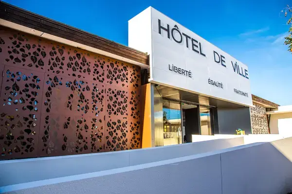 Abri Piscine Rétractable Spécialiste abri de piscine Pollestres