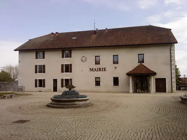 Abri Piscine Rétractable Spécialiste abri de piscine Prévessin-Moëns