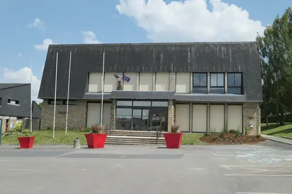 Abri Piscine Rétractable Spécialiste abri de piscine Saint-Berthevin