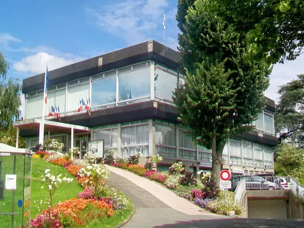 Abri Piscine Rétractable Spécialiste abri de piscine Saint-Brice-sous-Forêt