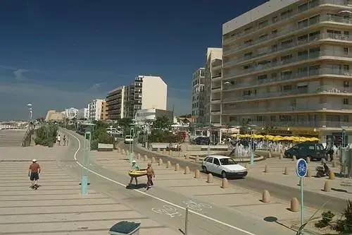 Abri Piscine Rétractable Spécialiste abri de piscine Saint-Jean-de-Monts