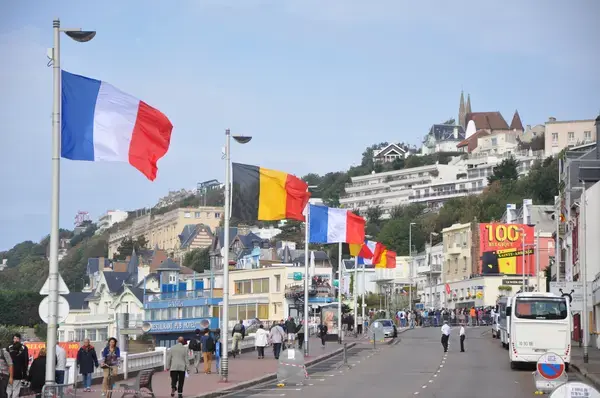 Abri Piscine Rétractable Spécialiste abri de piscine Sainte-Adresse