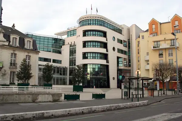 Abri Piscine Rétractable Spécialiste abri de piscine Sannois